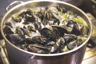 海鲜烹饪大赏独家揭秘，鲜美无比的龙虾尾烹饪秘籍，让你秒变厨房达人！